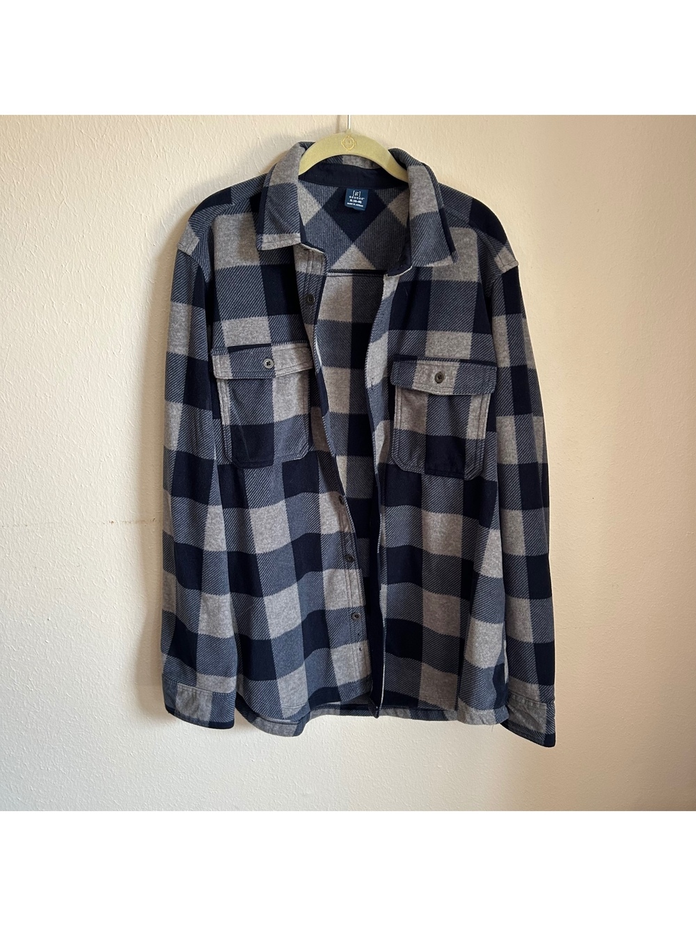 Grey / blue buffalo plaid fleece men’s shirt XL cabin ready lumberjack chore